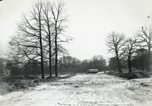 829036 Gezicht op het nieuwe tracé van de Utrechtsestraatweg ter hoogte van het landgoed Beerschoten (links) te De ...